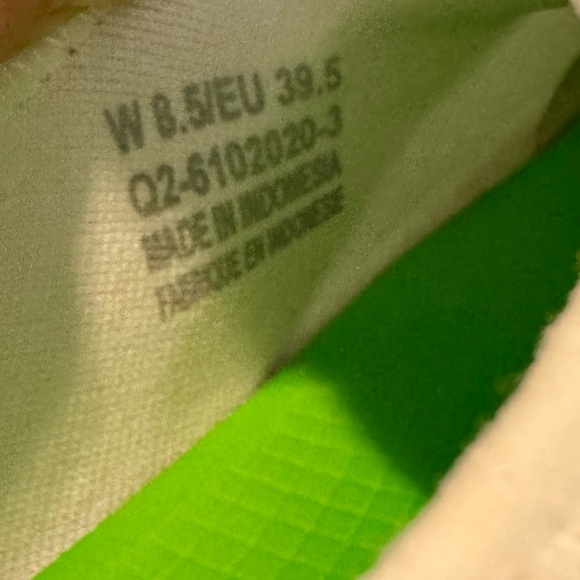 OOFOS 00mg Low Women’s White Slip-On Sneakers, Cushioned Comfort, 8.5 - Picture 15 of 16